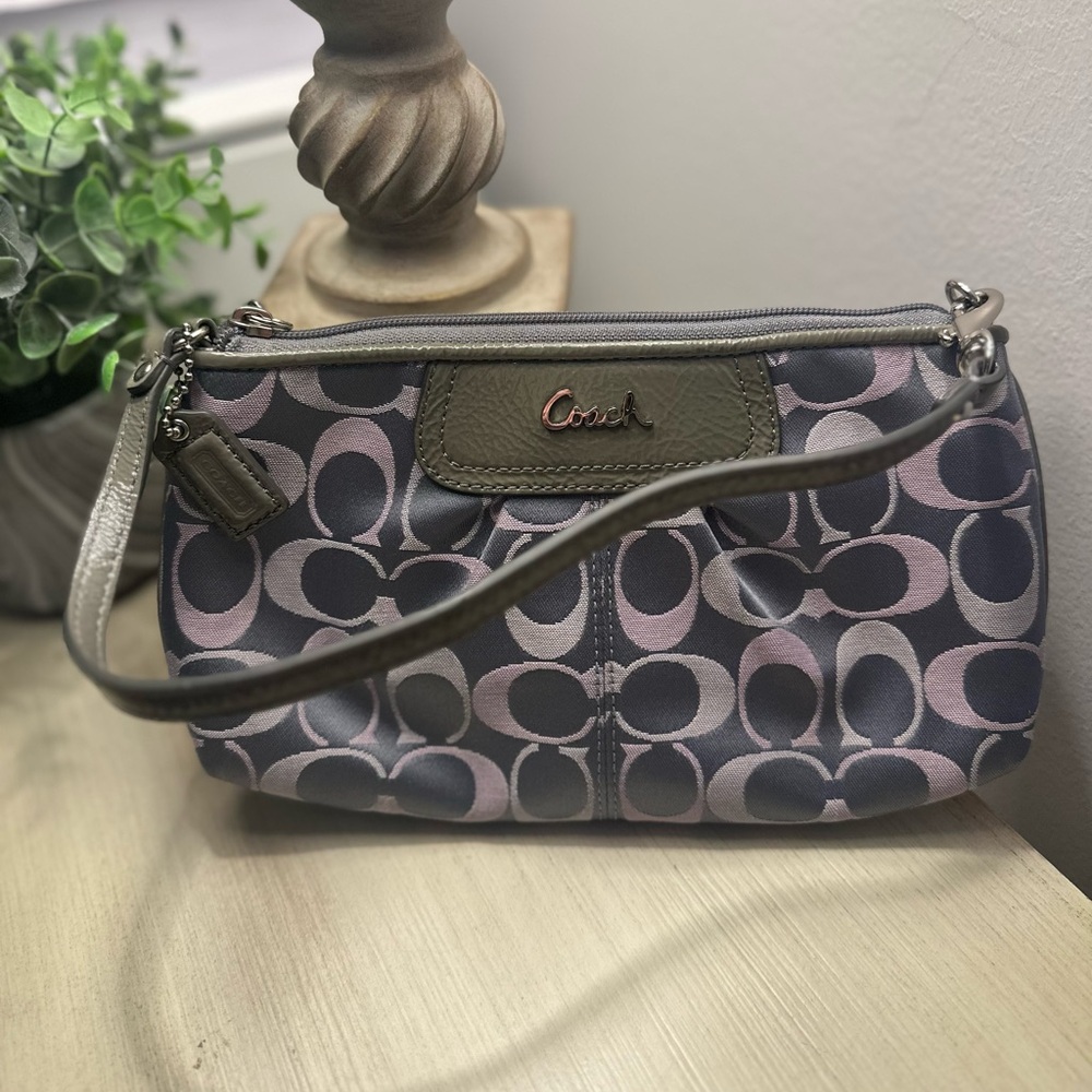 NWOT Coach Wristlet